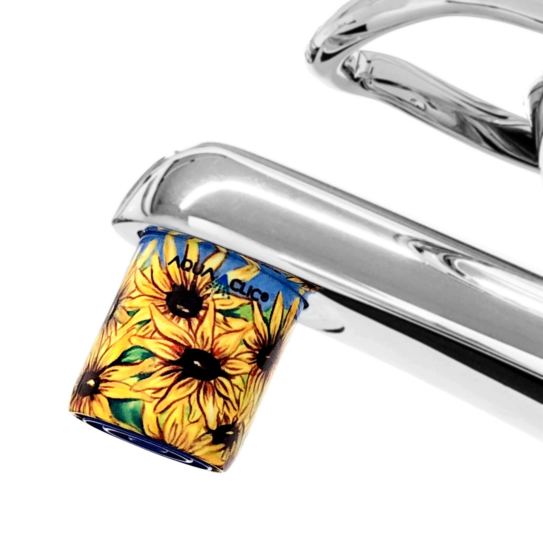 AquaClic-Strahlformer am Wasserhahn in  Sunflowers-Design: Schönheit und Effizienz vereint