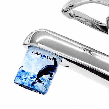 Durchflussmengenregler am Wasserhahn mit  Jumping Dolphin-Design AquaClic-Perlstrahlregler: Wasser sparen leicht gemacht