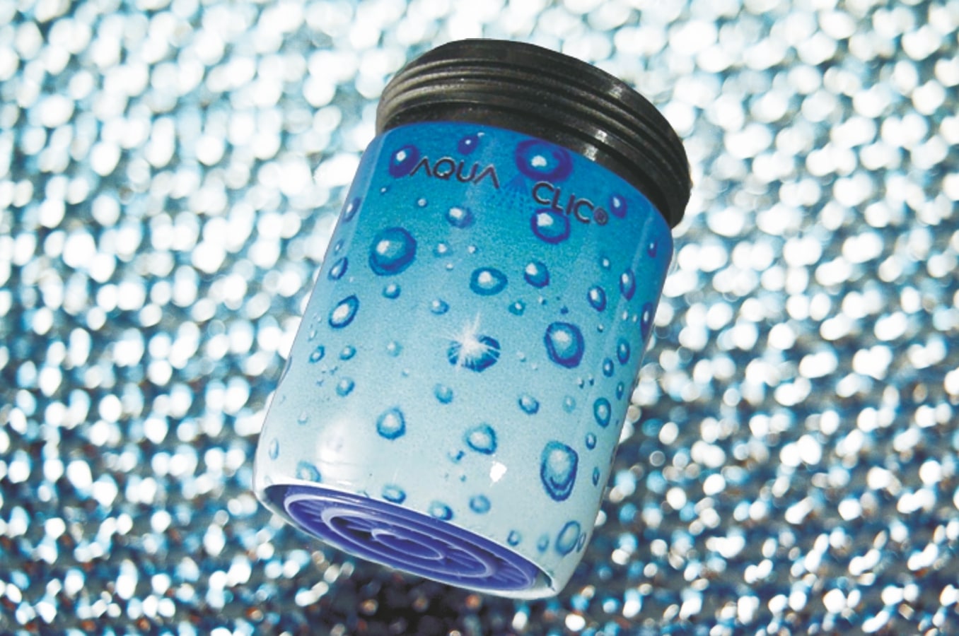 AquaClic-Strahlregler am Hahn mit  Acqua Spumante-Strahlformer: Wasser sparen und die Umwelt schützen